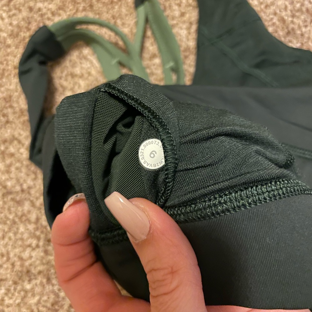 Lululemon Sports Bra size 6 - Picture 3 of 3